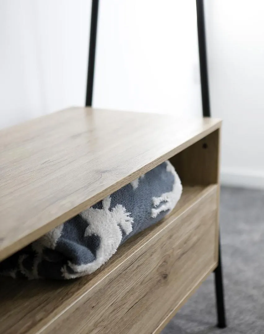 Perfect Brighton City Location - Spacious 2 Bedroom Apartment