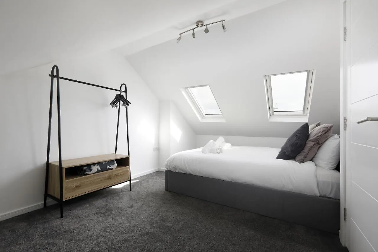 Perfect Brighton City Location - Spacious 2 Bedroom Apartment 0*,  United Kingdom