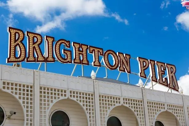 Perfect Brighton City Location - Spacious 2 Bedroom Apartment contacts